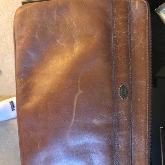 Fossil Other - 💜 Genuine leather Vintage Fossil tablet/pad sleev